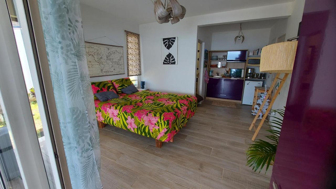 Studio Vaimiti Pour 2 Personnes Vue Mer Et Moorea Apartment Faaa Exterior photo